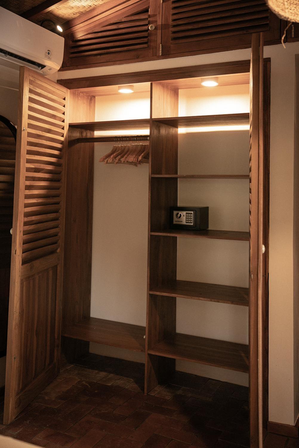 乌鲁瓦图La Kreyiol住宿加早餐旅馆 外观 照片